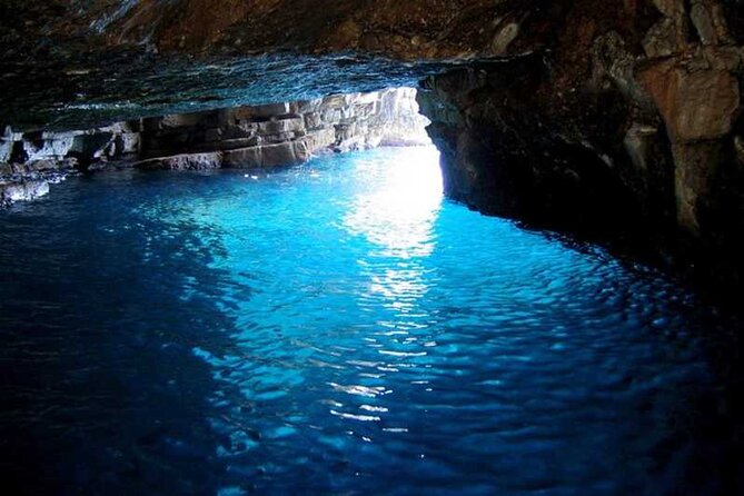 Blue and Green Cave on KoločEp - Key Points