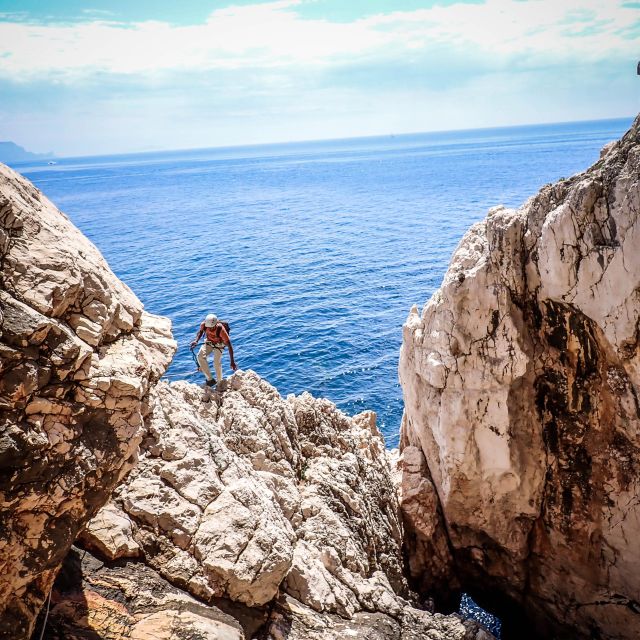 Climbing Discovery Session in the Calanques Near Marseille - Experience the Calanques Natural Park