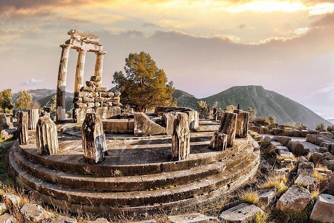 DELPHI and THERMOPYLAE: Full Day Private Tour Visit Arachova 8 H - Key Points