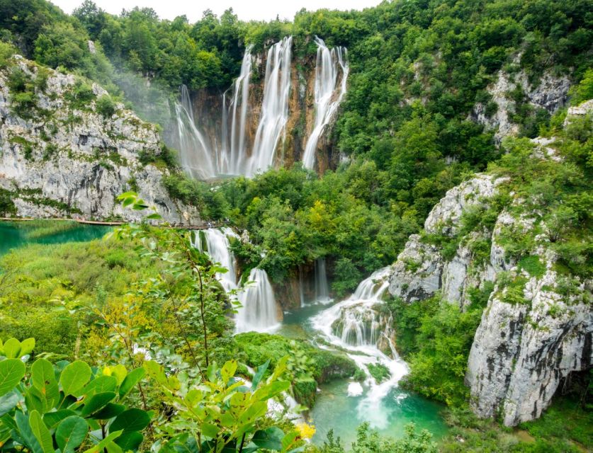 Discover the Natural Wonders: Exploring the Top 4 Waterfalls - Key Points