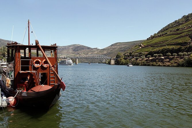 Douro Valley Private Tour Lunch Wine Tastings and River Cruise - Key Points