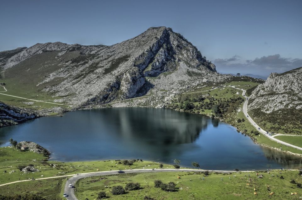 From Oviedo: Covadonga Lakes Day Tour With Guided Hike - Key Points