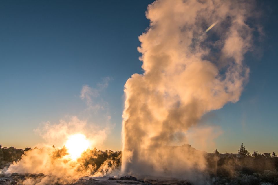 From Rotorua: Wai-O-Tapu, Waimangu and Te Puia Full-Day Tour - Key Points