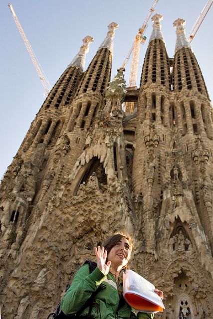 Gaudí Free Tour in English - Key Points