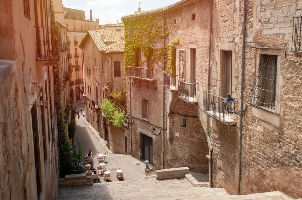Girona: Guided 2-Hour Walking Tour With Food Tasting - Key Points
