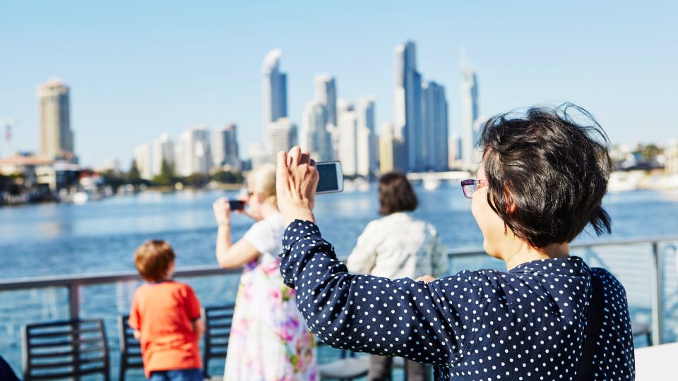 Gold Coast: Sightseeing Cruise With Buffet Lunch - Key Points