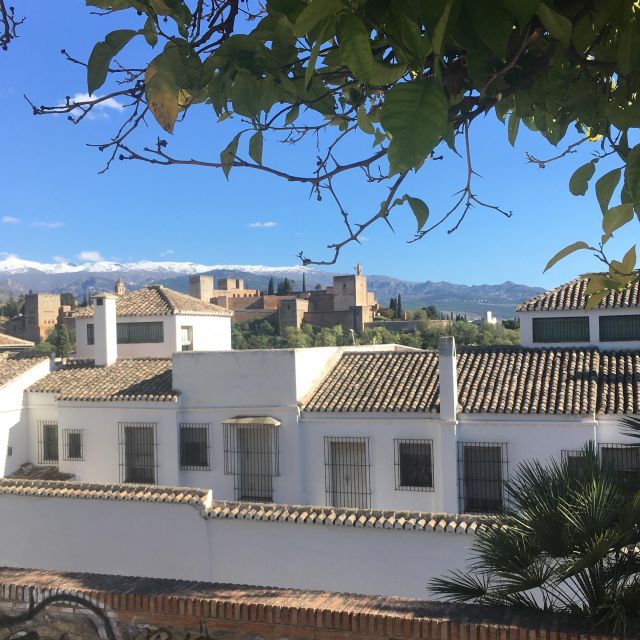 Granada: Albaicín and Sacromonte Smartphone Audio Guide - Key Points