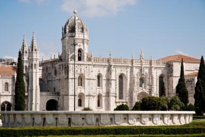 Half-Day Premium Tour of Lisbon - Key Points