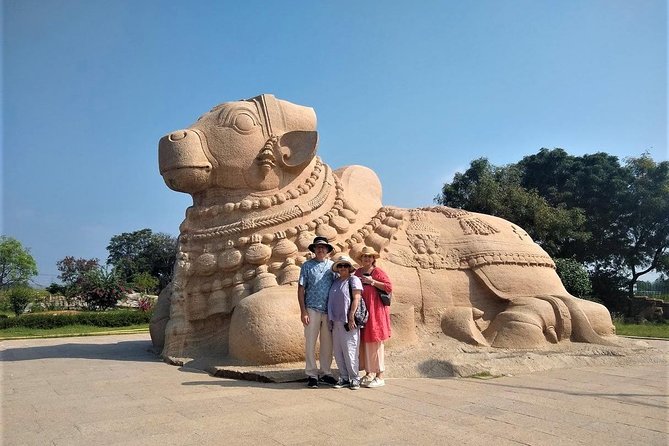 Lepakshi & Nandi Hills Accompanying Guide Breakfast Lunch - Key Points