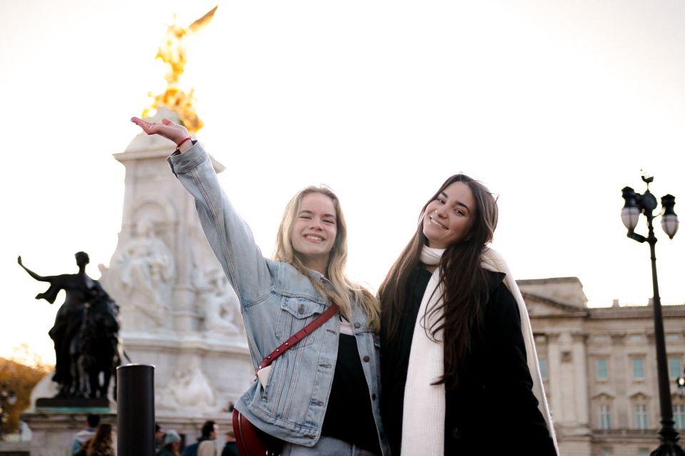 London: Professional Photoshoot Outside Buckingham Palace - Key Points