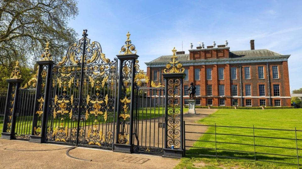 London: Royal Kensington Guided Walking Tour - Key Points