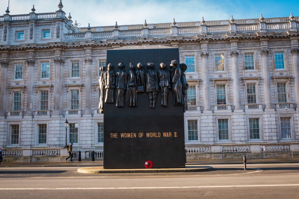 London: Westminster in WW2 and Churchill War Rooms Entrance - Key Points