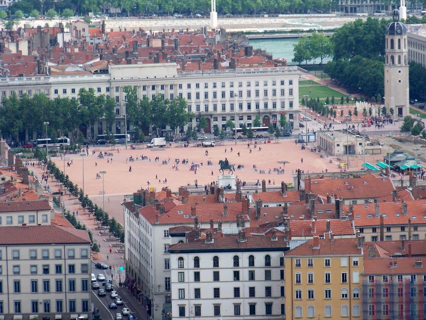 Lyon : Architecture Walking Tour ( Private or Group ) - Key Points