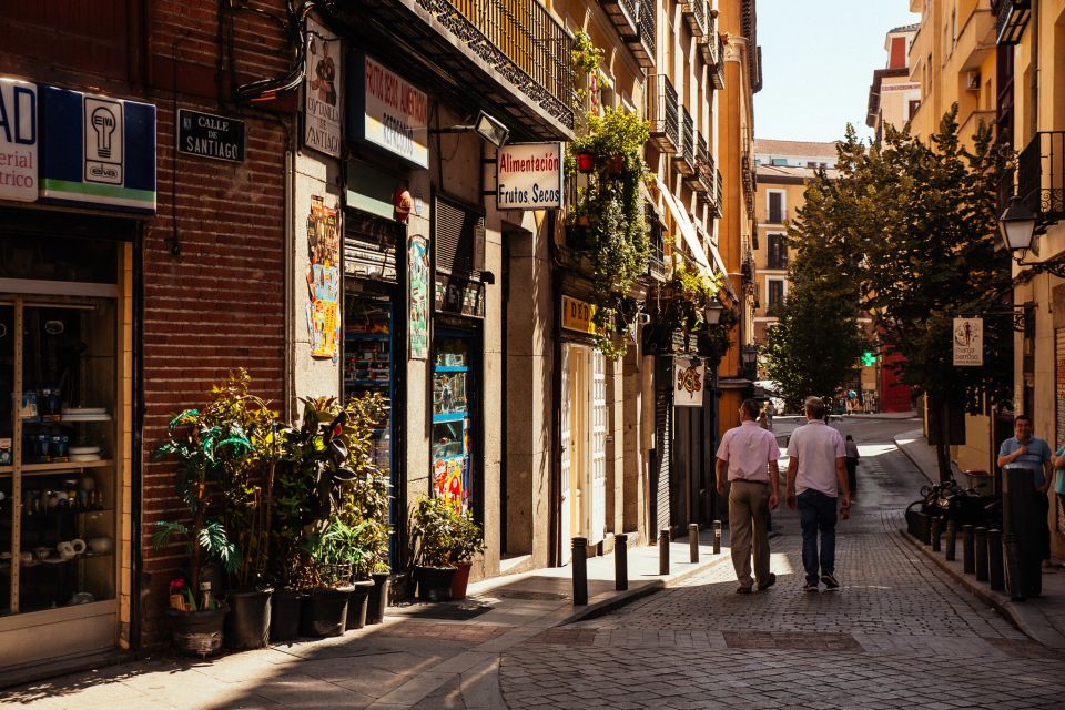 Madrid: Private Tour W/ Locals – Highlights and Hidden Gems - Key Points