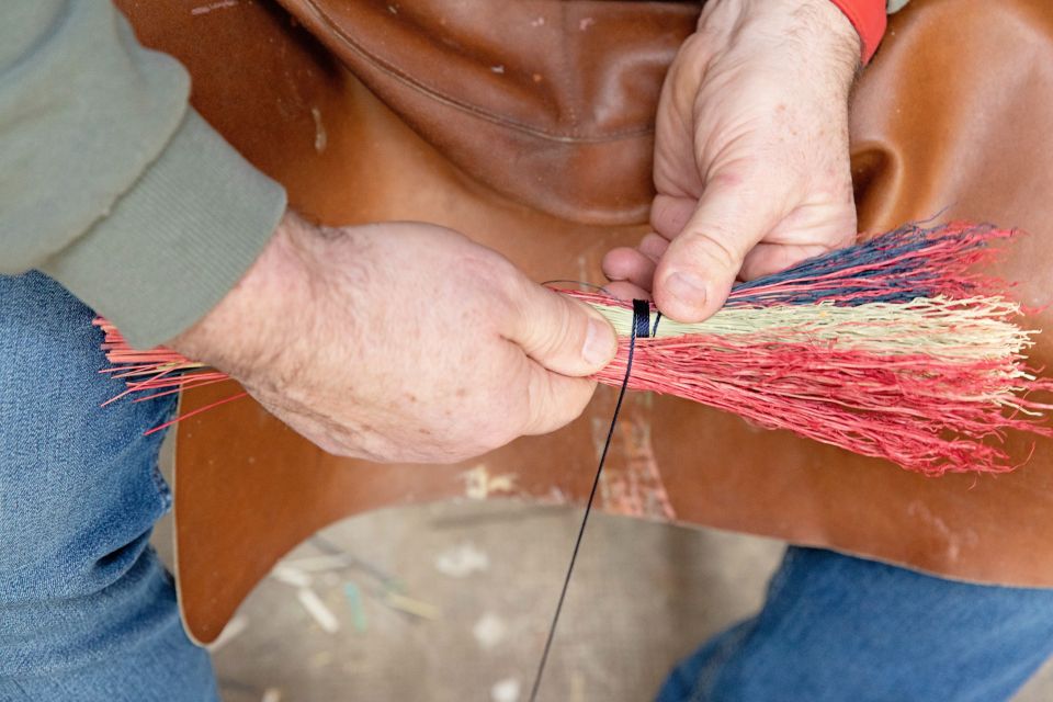 Make Your Own Fireplace Sweeper at a Traditional Workshop - Key Points