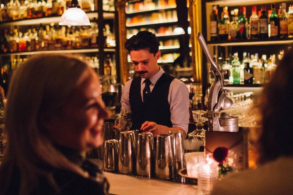 Melbourne: Whisky Bars & Gin Joints - Whisky and Gin History Overview