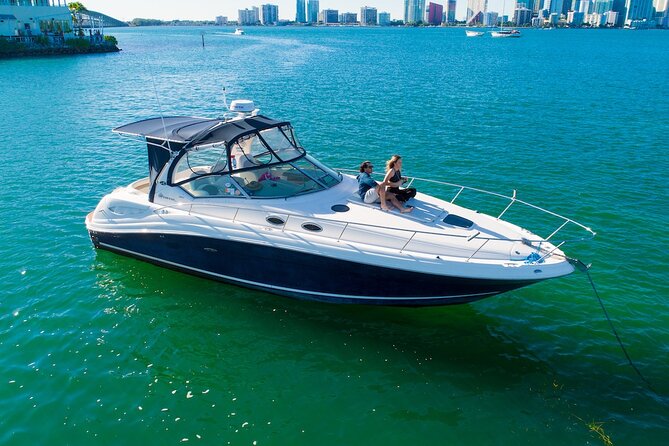 Miami Sundancer Boat Rental for 10 With Gas and Captain - Key Points