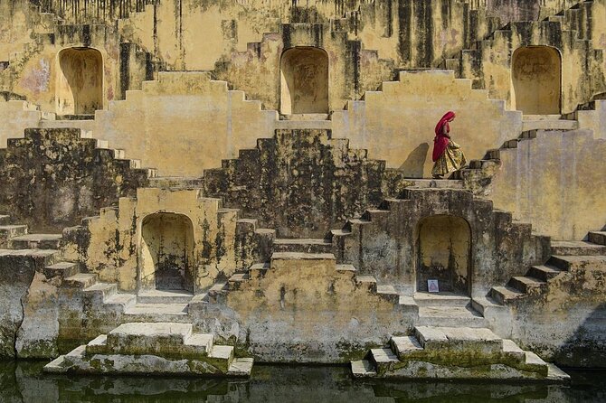 One Day Guided Chand Baori (Step Well) & Bhangarh by Cab - Key Points