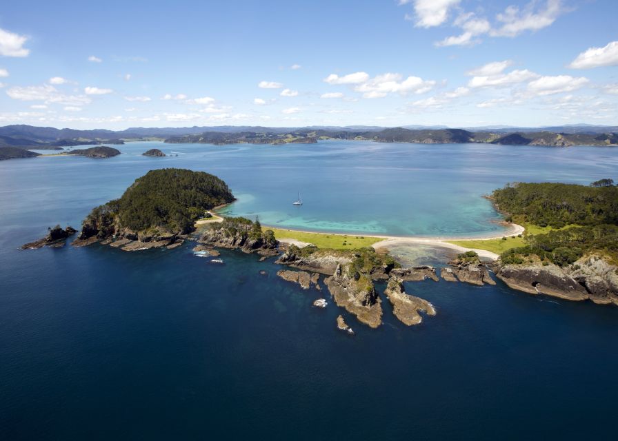 Paihia/Russell: Hole in the Rock Cruise With 2 Island Stops - Key Points