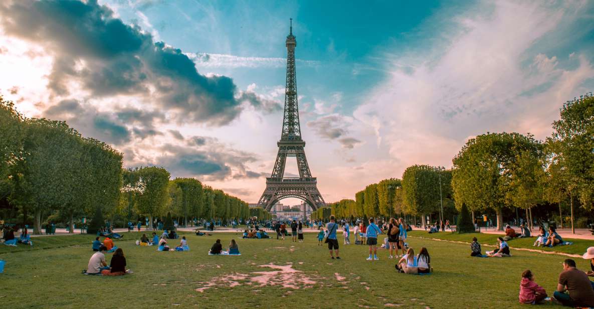 Paris: Insta-Perfect Walk With a Local - Key Points