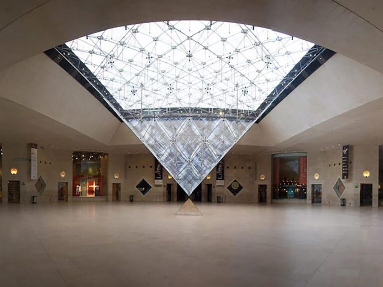 Paris Louvre: Tour of Art Treasures + Mona Lisa Pass