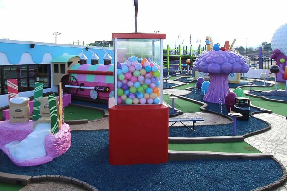 Pigeon Forge: Crave Golf Club Mini-Golf Experience - Key Points