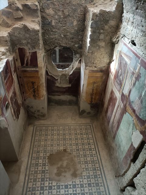Pompeii Guided Tour & Visit at Paestum Site - Key Points