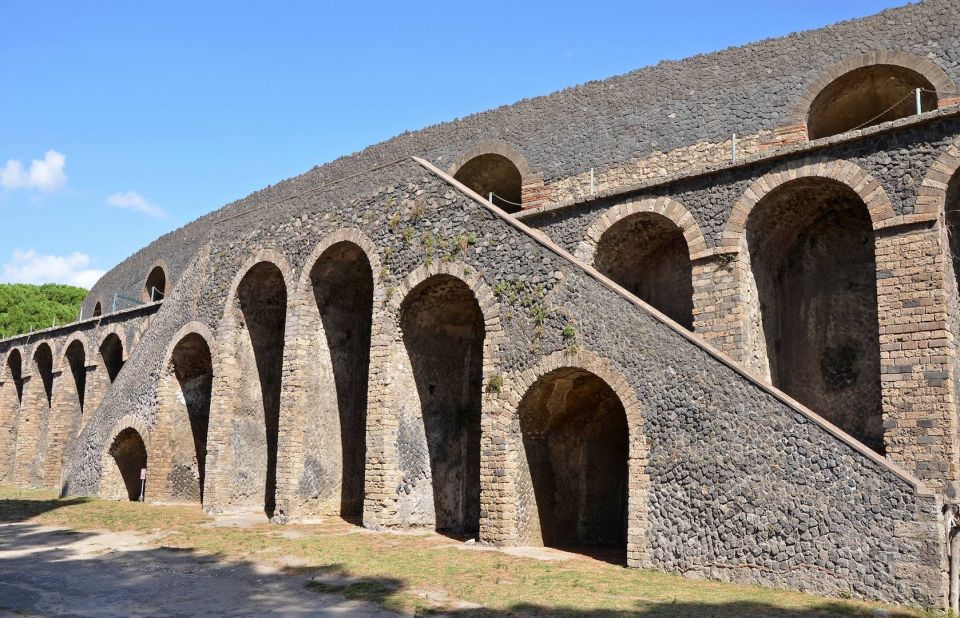 Pompeii Official Guide Private Tour and Vineyard Experience - Key Points
