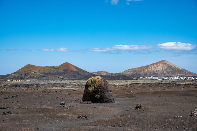 Private Bike Tour Among Volcanoes in Lanzarote - Key Points