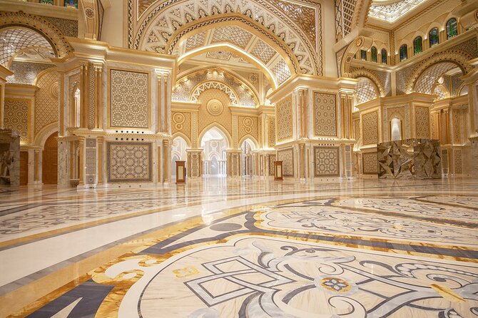 Private Guided Walking Tour of Abu Dhabi Highlights