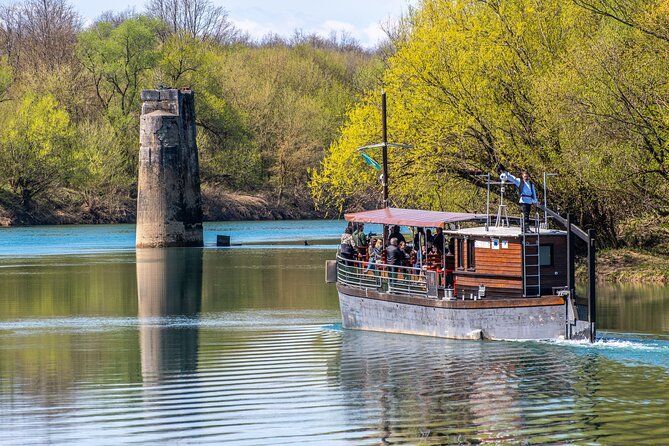 River Boat Tour in ŽItna LađA With Food and Drinks Tasting - Tour Highlights