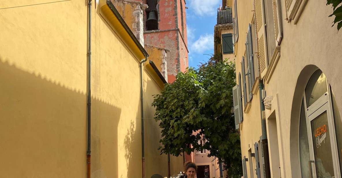 Saint Tropez : Private Walking Tour With a Tropezienne Guide - Key Points