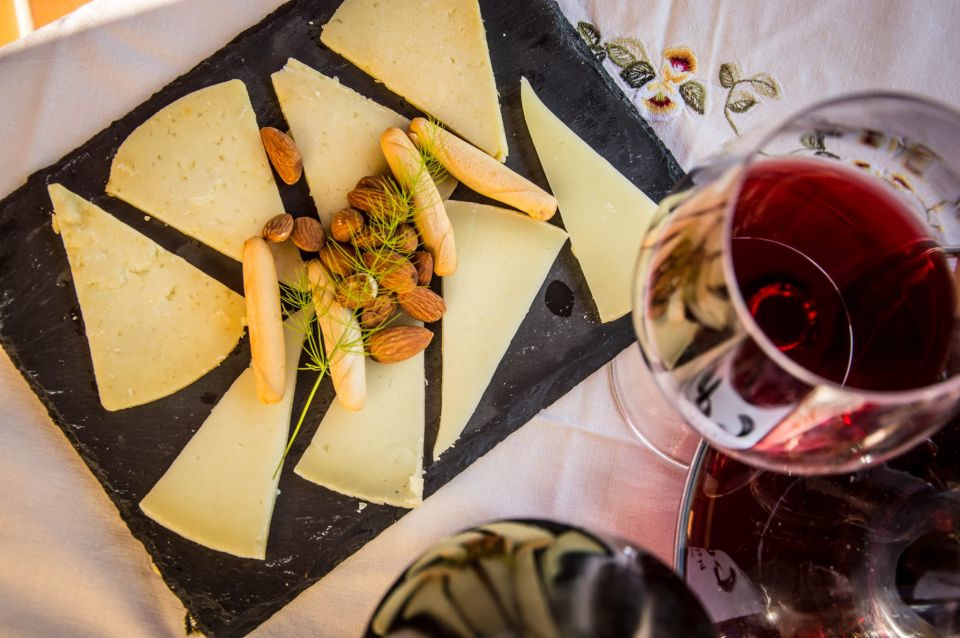 Santiago De Compostela: Cheese and Wine Tasting Experience - Key Points