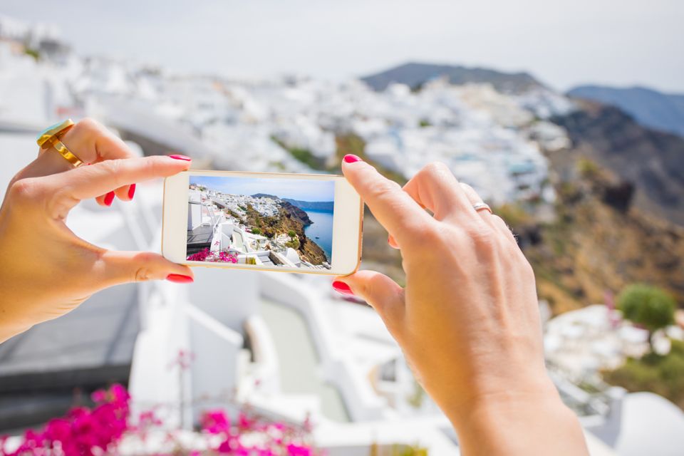 Santorini: Private Photo Tour With Food & Wine Tasting - Key Points