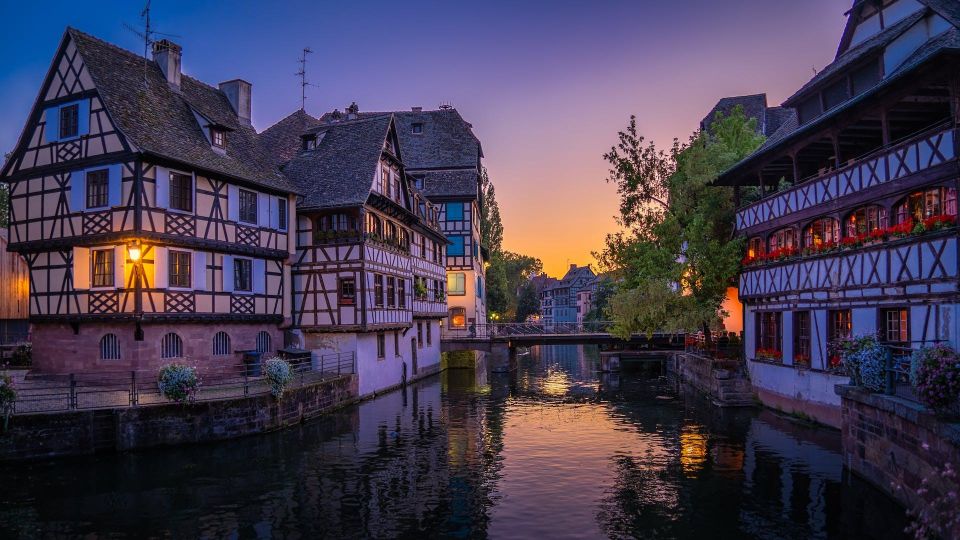 Strasbourg : Discovery Stroll and Reading Walking Tour - Key Points