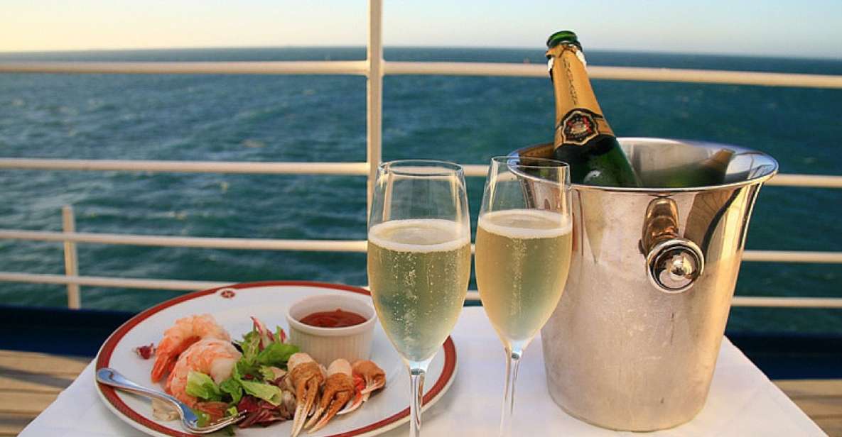 Sydney Harbour: 3-Hour Lunch Cruise With Live Music - Key Points