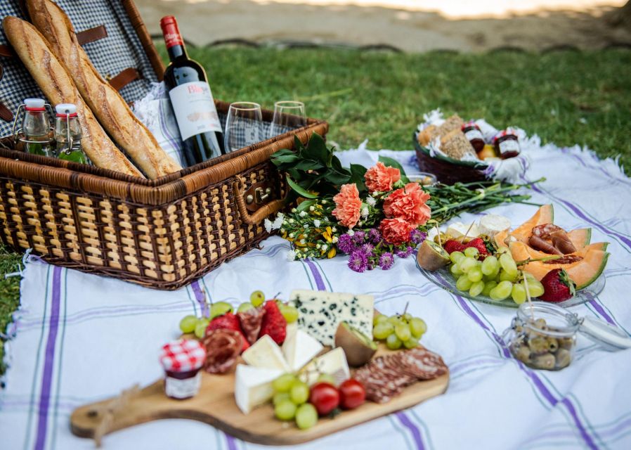 The Parisian Picnic - Key Points