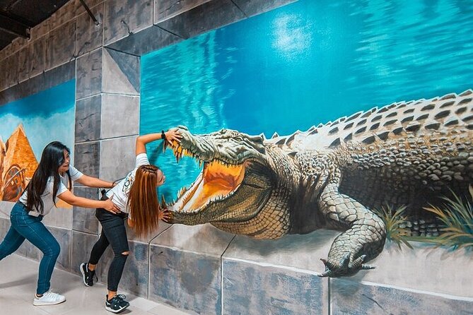 Ticket for 3D World Selfie Museum in Dubai With Transfer - Key Points