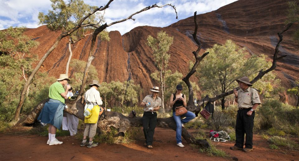 Uluru: Guided Trek of Ulurus Base in a Small Group - Key Points