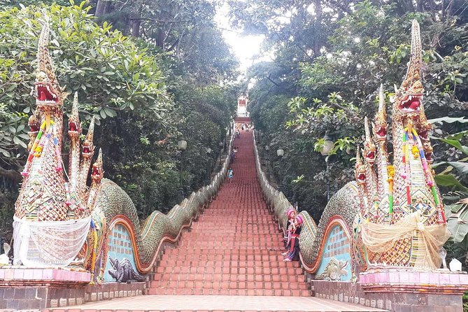 Wat Doi Suthep and Thai Handicraft Tour From Chiang Mai - Key Points