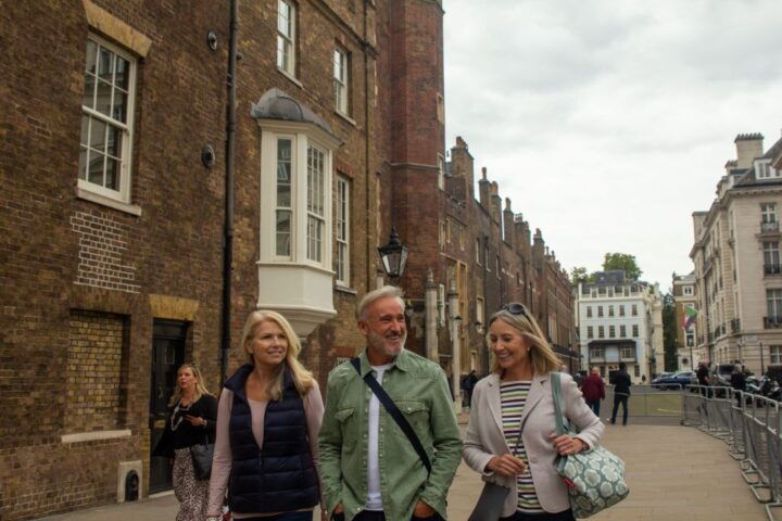 Westminster to Tower Bridge Customized Tour With a Local - Key Points