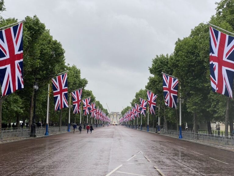 Changing of the Guard and Royal London Tour (In Portuguese)