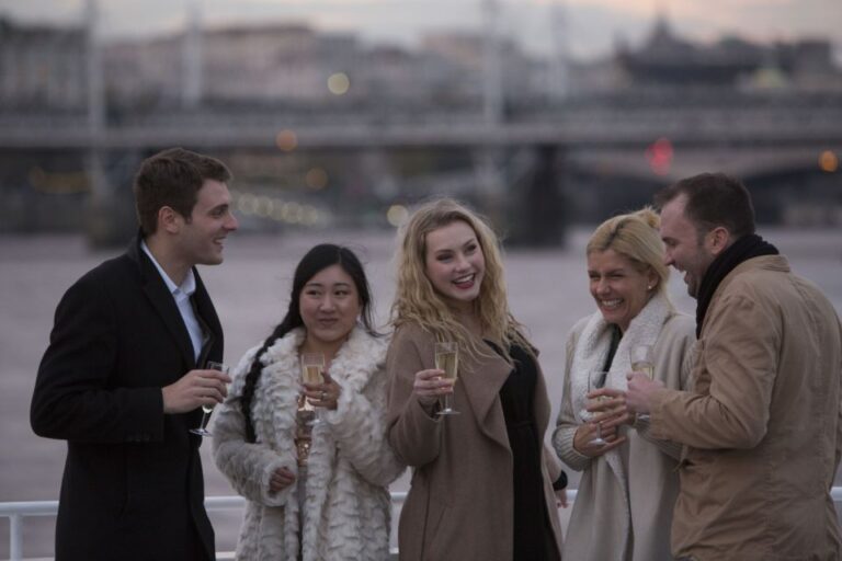 London: River Thames Evening Cruise With Bubbly and Canapés