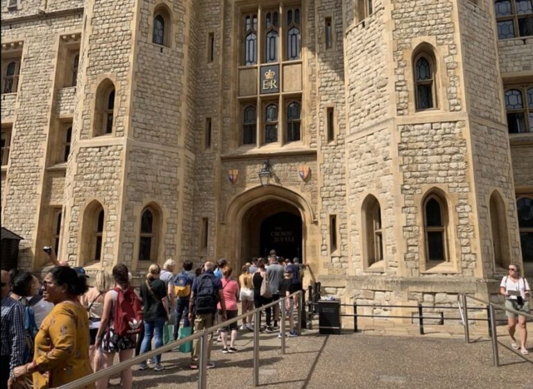 London: Tower of London Guided Tour With Boat Ride