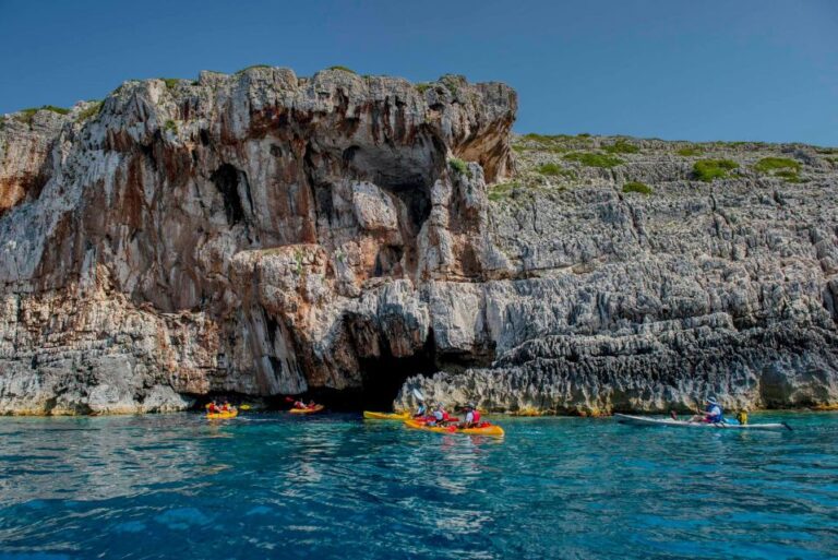 Paxos: Guided Kayaking Tour Mongonissi 2 Avlaki, Snorkelling