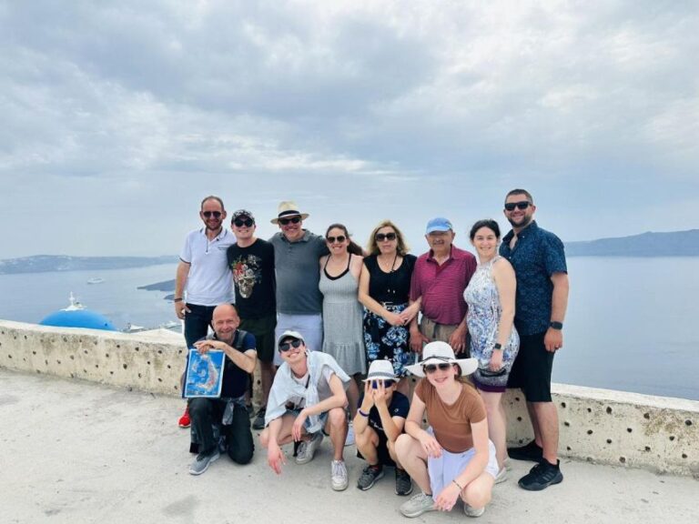 Santorini: Small Group Sightseeing Tour With a Local Guide