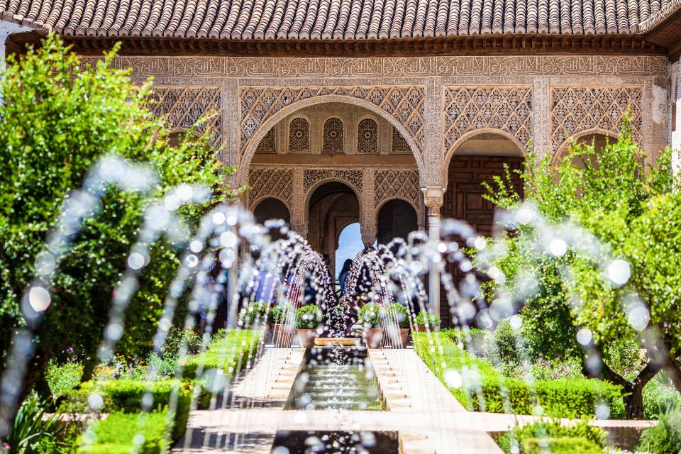 Granada: 3-Hour Fast-Track Alhambra Tour - Alhambra Architectural Marvels