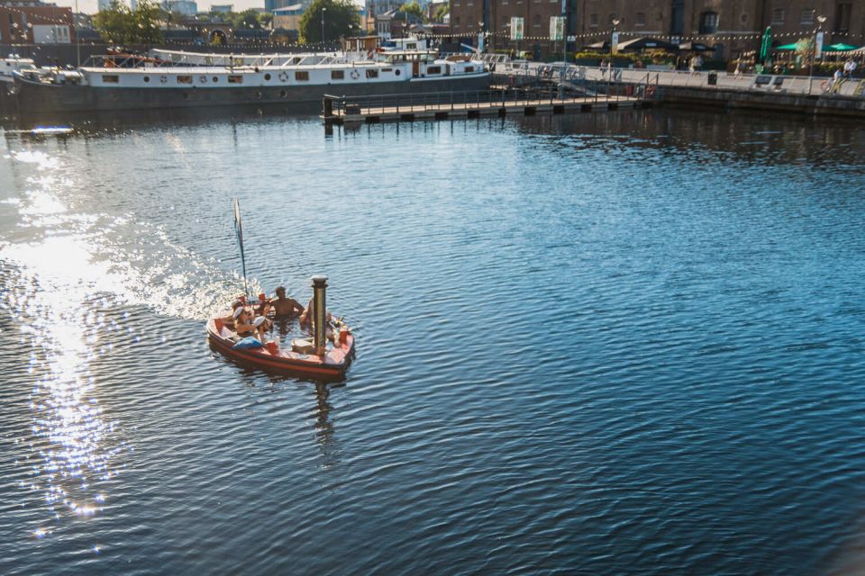 London: Hot Tub Boat Guided Historical Docklands Cruise - Experience Description