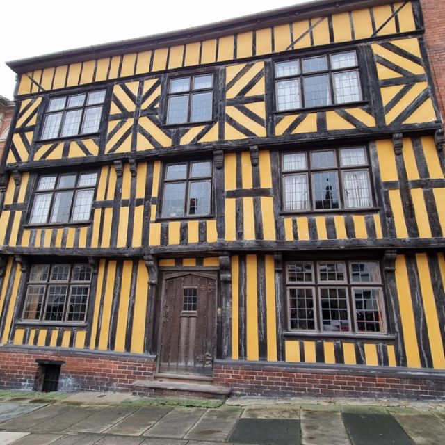 Ludlow: Self-Guided Audio Tour - Historical and Culinary Highlights