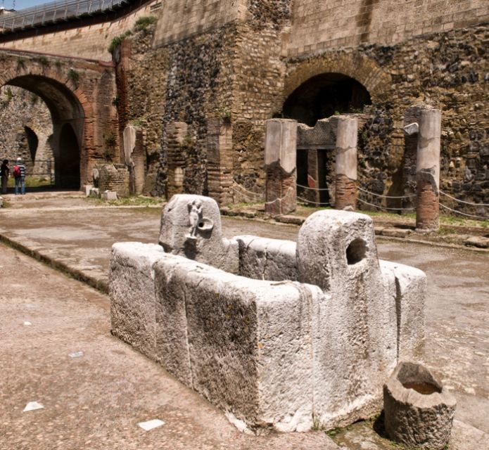 Naples: Pompeii and Herculaneum Private Walking Tour - Meeting Point